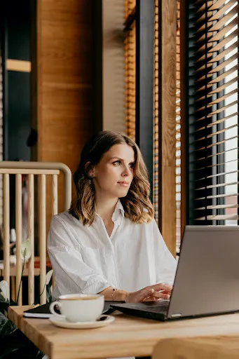 Nude Mood Marta Polakiewicz | Toruń Jar | szkolenia | makijaż | stylizacja paznokci